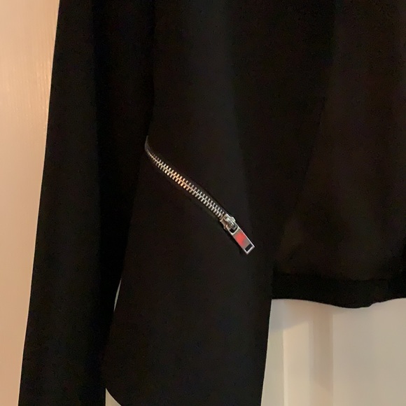 Black blazer - Picture 3 of 4